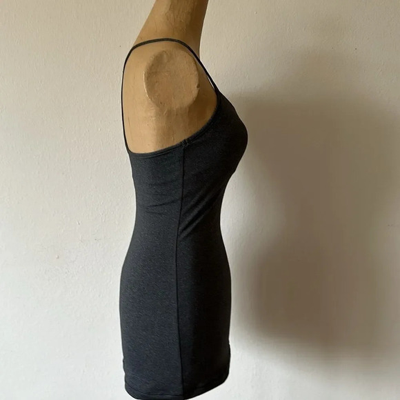 Lululemon 4 Power Pose Tank Light Support for A/B Cup Heathered Blck great cond - Picture 6 of 10
